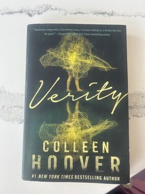 Verity by Colleen Hoover - Black & Gold Paperback